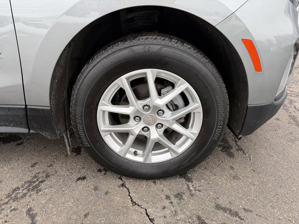 Used 2023 Chevrolet Equinox LT w/ Driver Convenience Package image 32