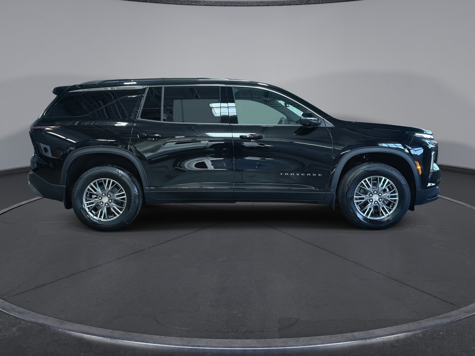 New 2026 Chevrolet Traverse LT w/ Driver Confidence Package AWD/4WD image 15