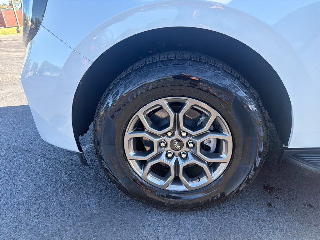 Used 2026 Ford Expedition Active AWD/4WD image 2