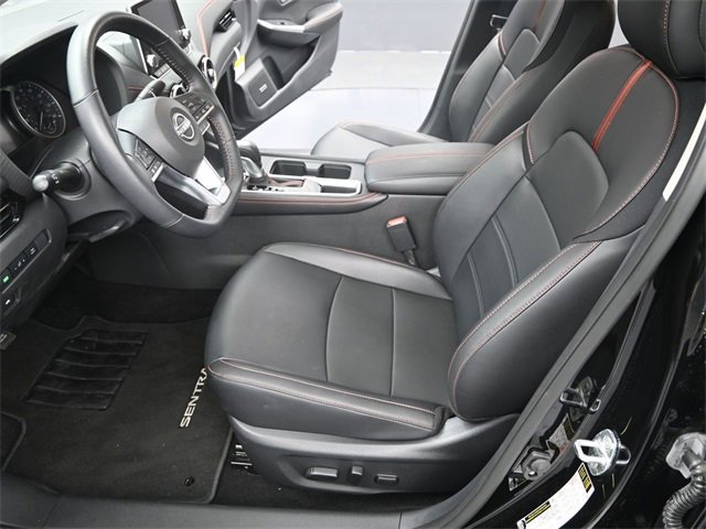 Used 2025 Nissan Sentra SR w/ SR Premium Package image 14