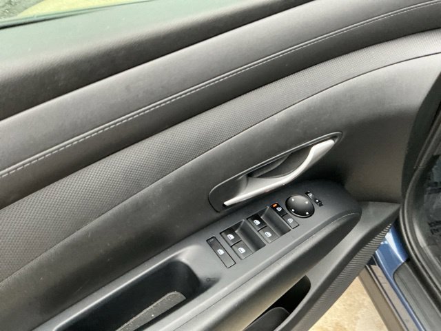 Used 2025 Hyundai Tucson SE FWD image 14