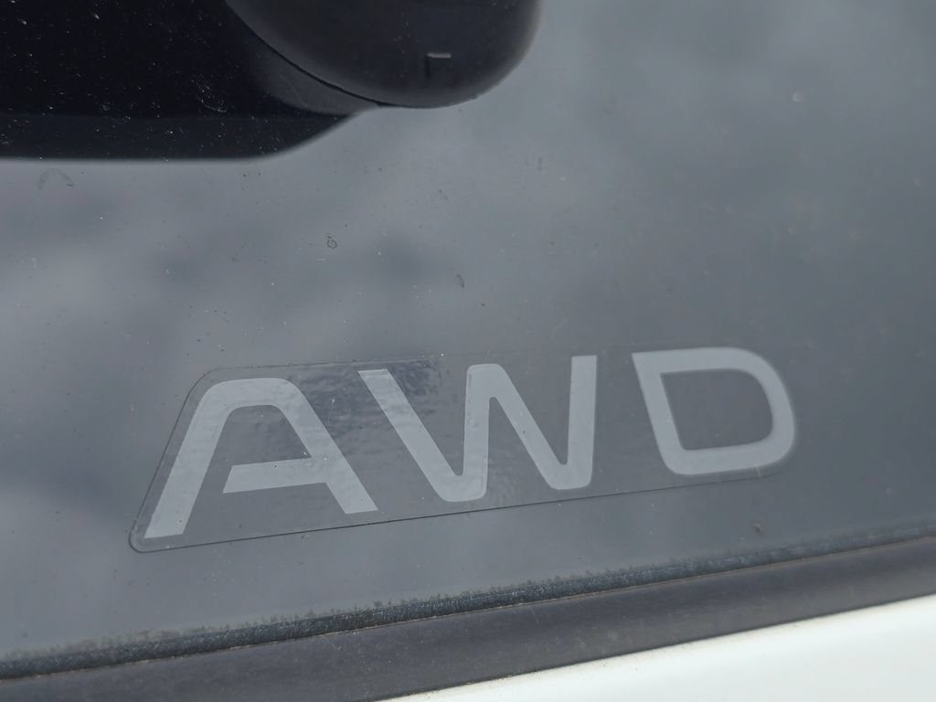 Used 2025 Honda CR-V LX image 9