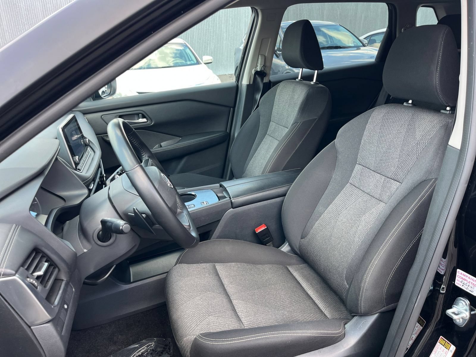 Used 2025 Nissan Rogue SV FWD image 38
