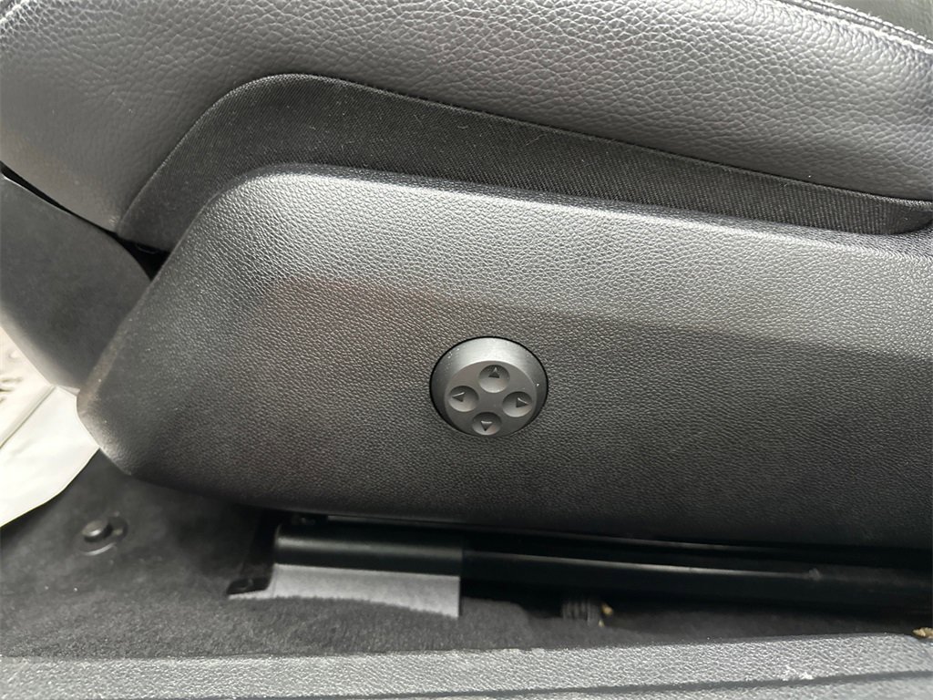 Used 2016 Mercedes-Benz E 350 Sedan image 10