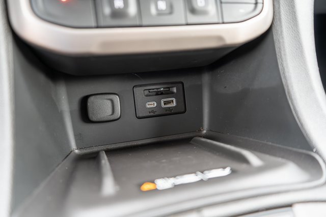 Used 2023 GMC Acadia Denali w/ Black Diamond Edition image 39