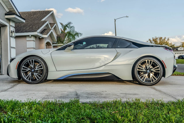 Used 2016 BMW i8 image 1