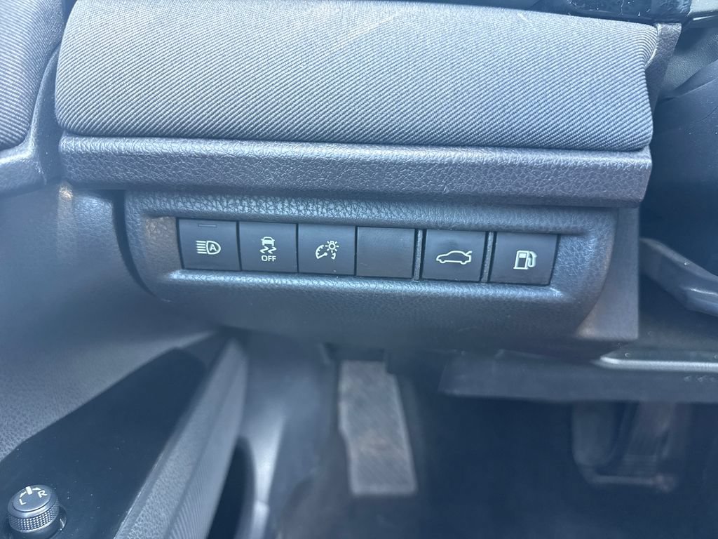 Used 2025 Toyota Camry LE FWD image 14
