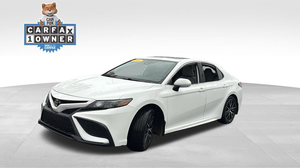 Used 2022 Toyota Camry SE video 3