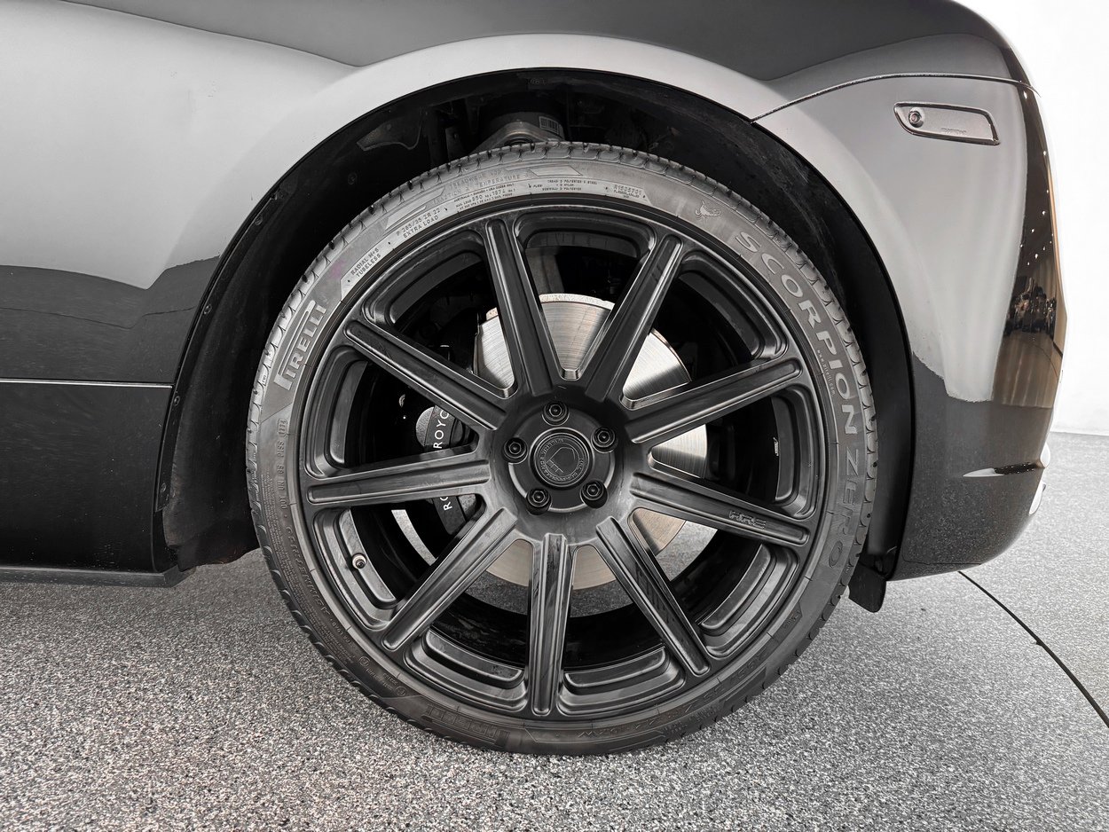 Used 2016 Rolls-Royce Dawn image 37