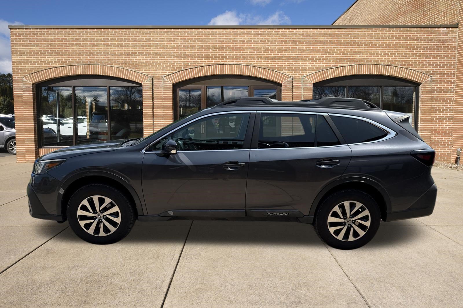 Used 2020 Subaru Outback Premium w/ Popular Package #1 AWD/4WD image 6