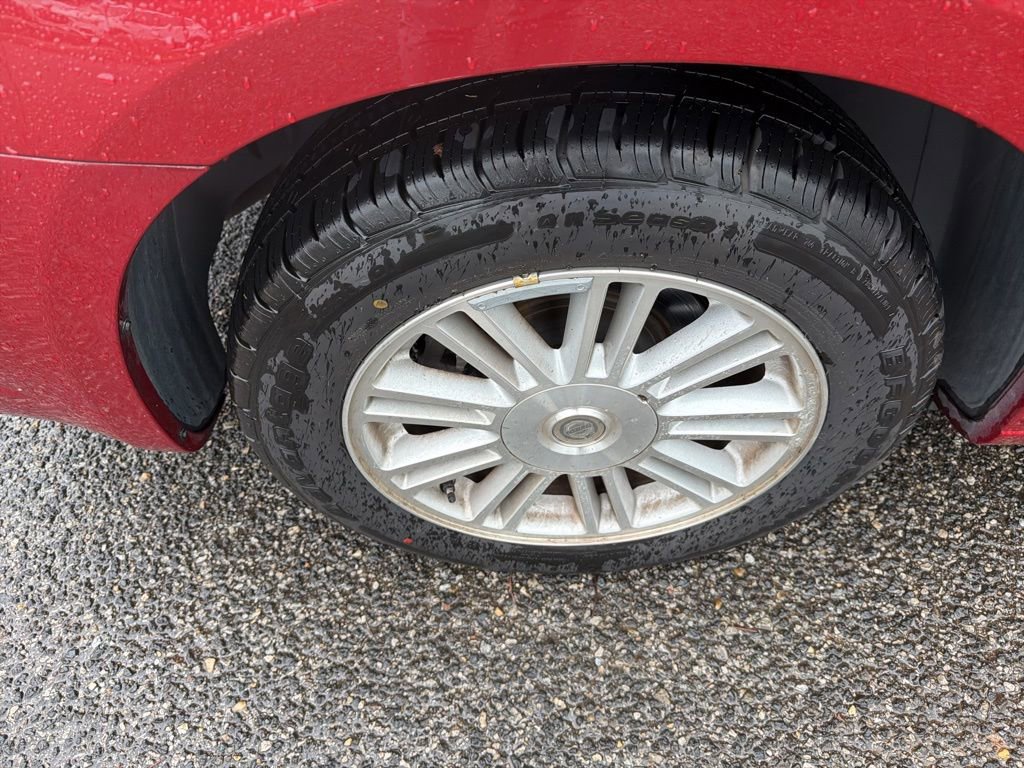Used 2008 Chrysler Sebring Touring FWD image 7
