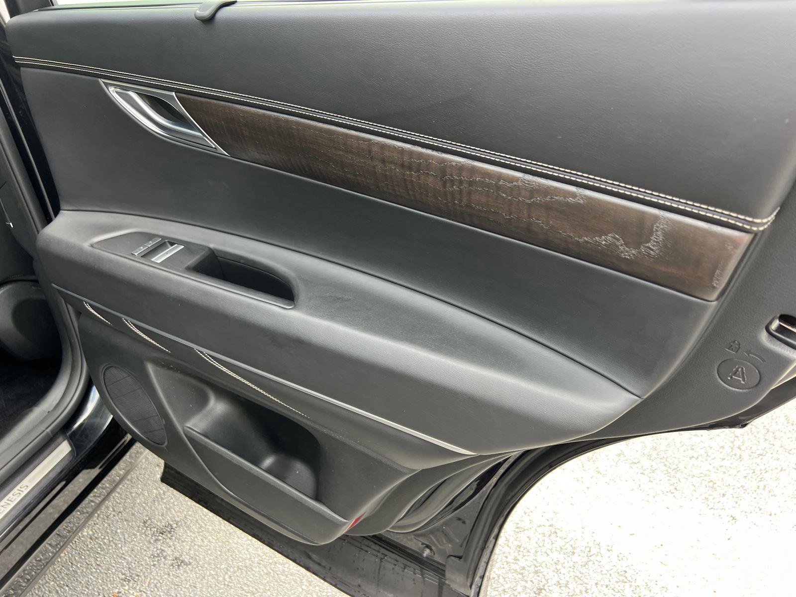 Used 2024 Genesis GV80 2.5T image 17