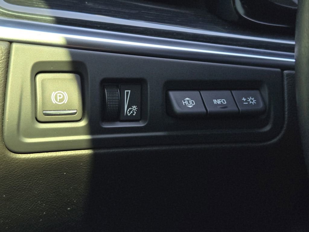Used 2024 Cadillac XT5 Premium Luxury w/ Technology Package FWD image 23