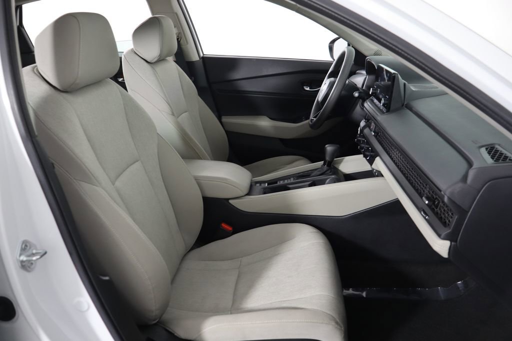 Used 2025 Honda Accord SE image 17