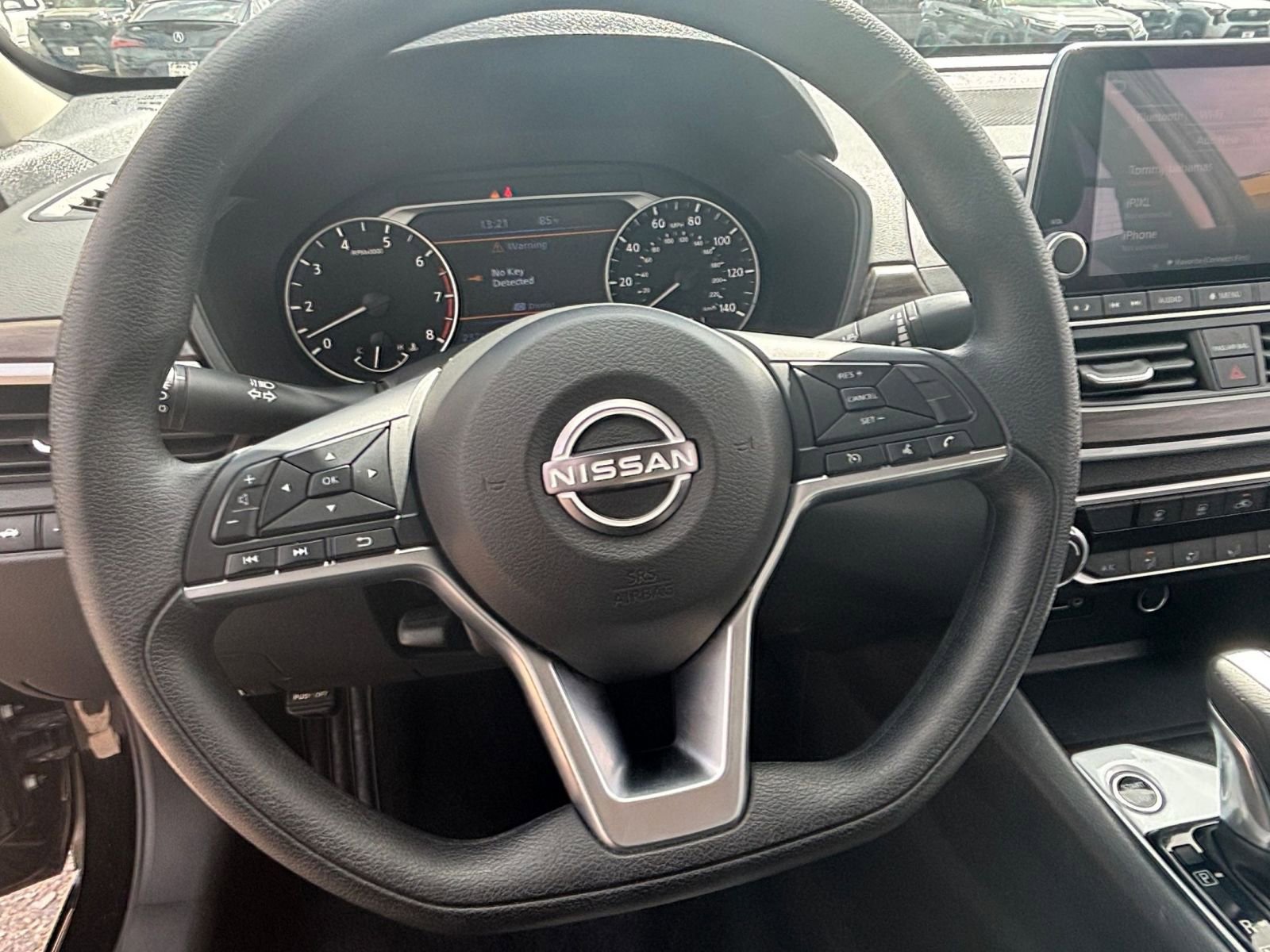 Used 2025 Nissan Altima 2.5 SV image 25