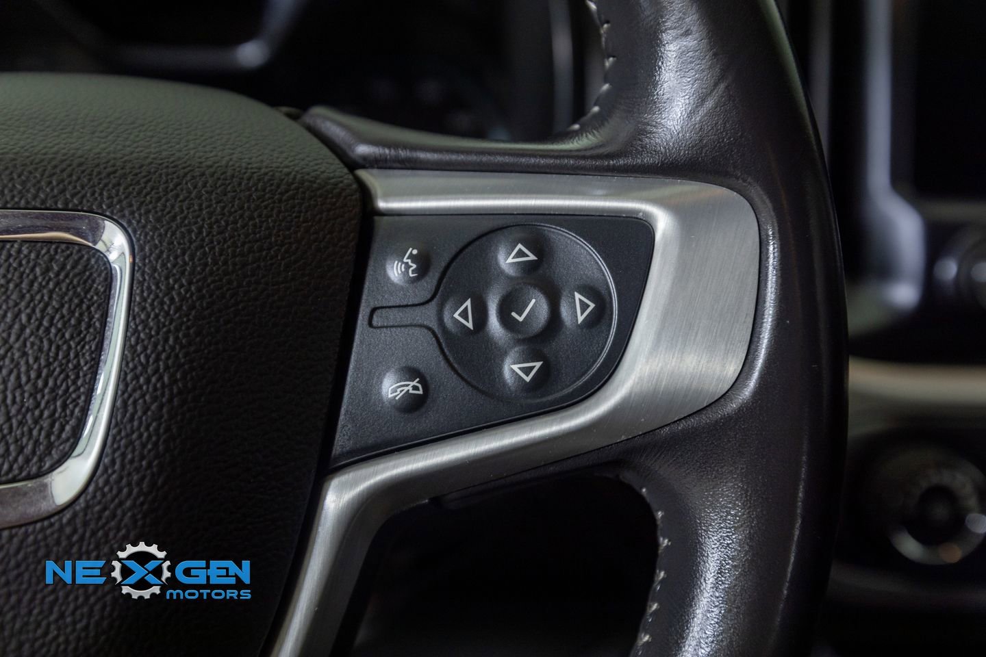 Used 2020 GMC Canyon SLE w/ Elevation Edition image 15