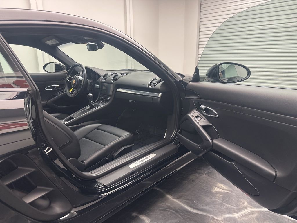 Used 2019 Porsche 718 Cayman image 6