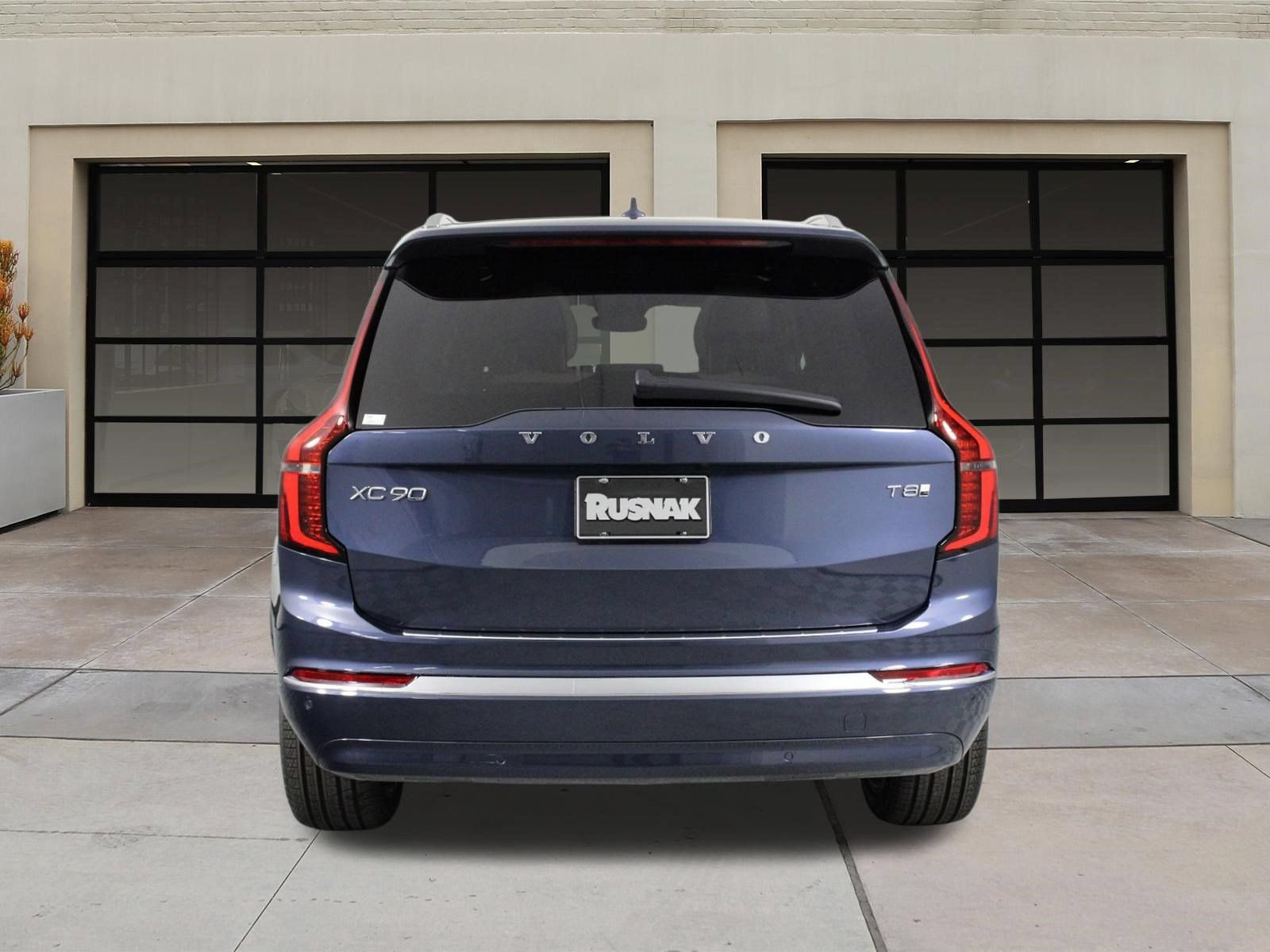 New 2026 Volvo XC90 T8 Ultra w/ Protection Package Premier AWD/4WD image 4