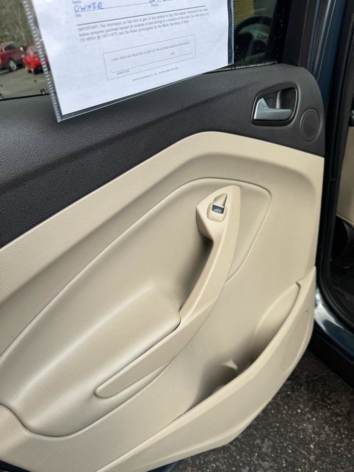 Used 2019 Ford Escape Titanium AWD/4WD image 15