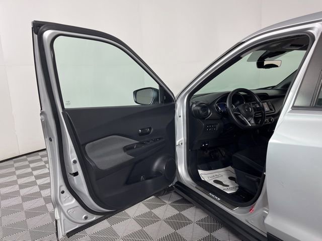 Used 2020 Nissan Kicks S w/ Interior Electronics Package image 16