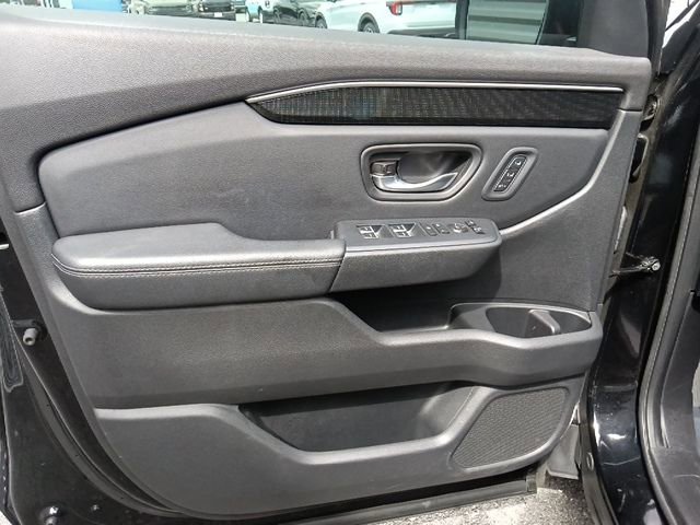 Used 2023 Honda Pilot Elite image 11