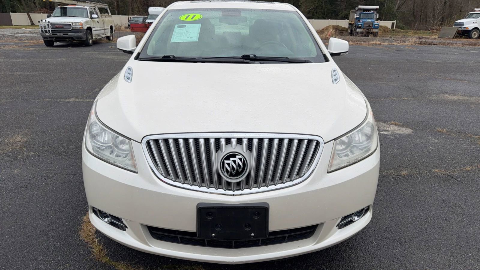 Used 2011 Buick LaCrosse CXL image 2