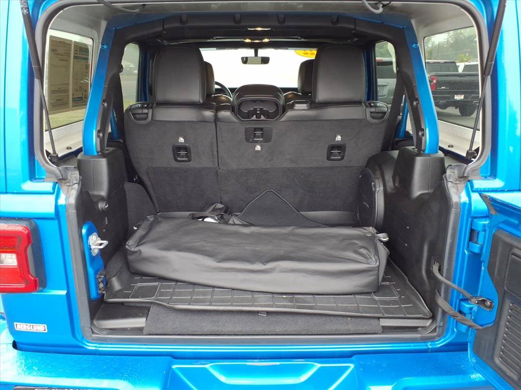 Used 2022 Jeep Wrangler Unlimited Sahara AWD/4WD image 11
