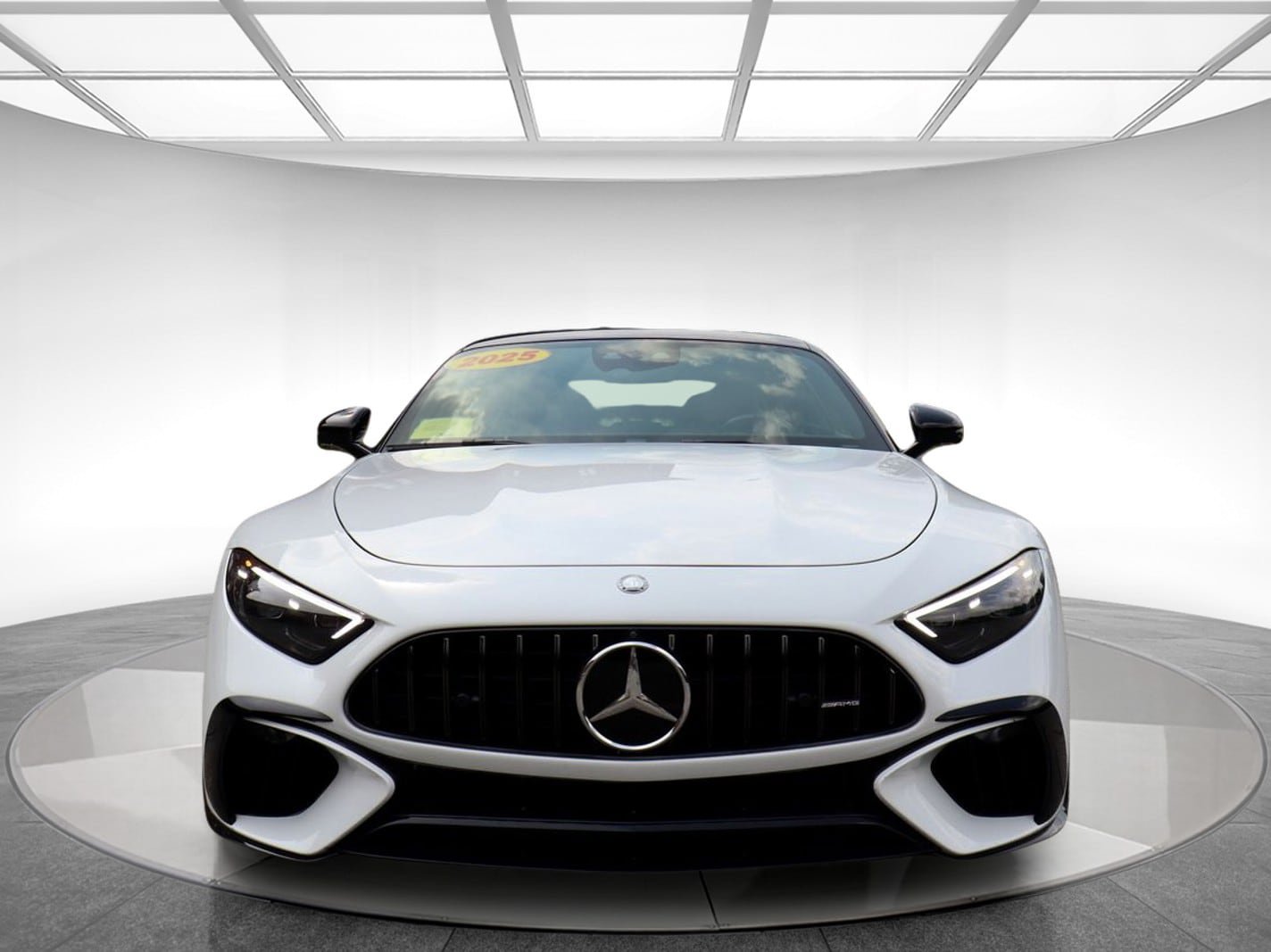 Used 2025 Mercedes-Benz SL 63 AMG 4MATIC image 2