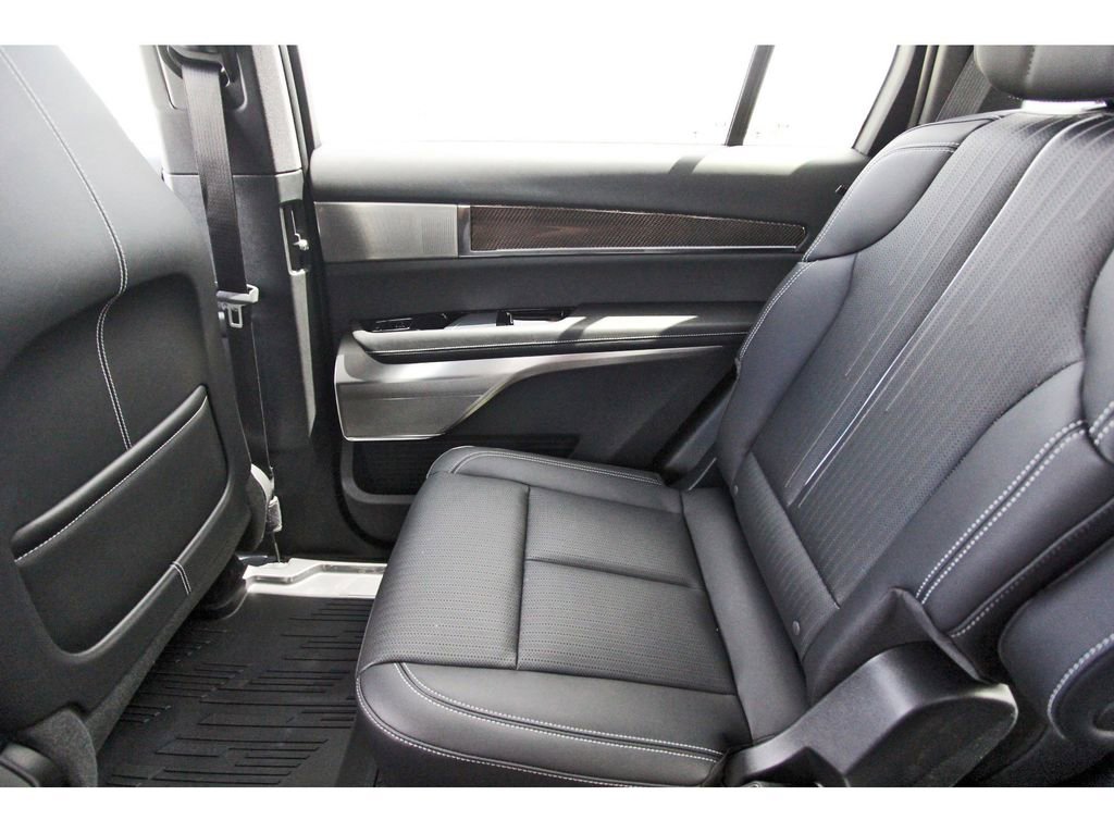 New 2026 Cadillac Vistiq Premium Luxury AWD/4WD image 12