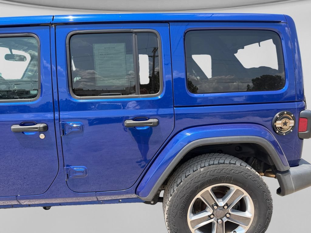 Used 2018 Jeep Wrangler Unlimited Sahara w/ Dual Top Group AWD/4WD image 13