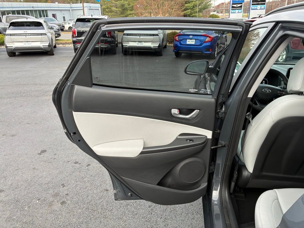 Used 2023 Hyundai Kona Limited image 47