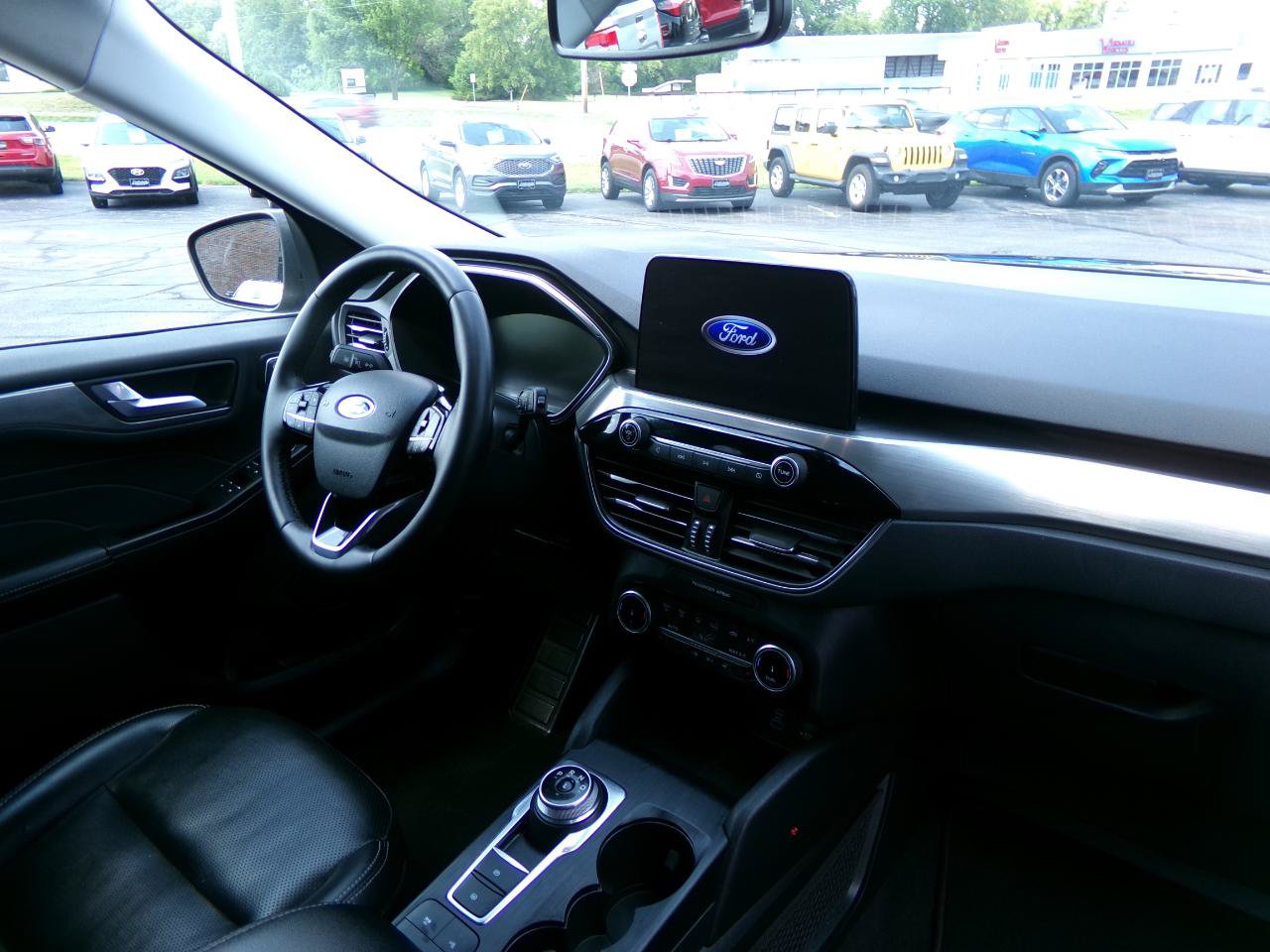 Used 2022 Ford Escape Titanium AWD/4WD image 34