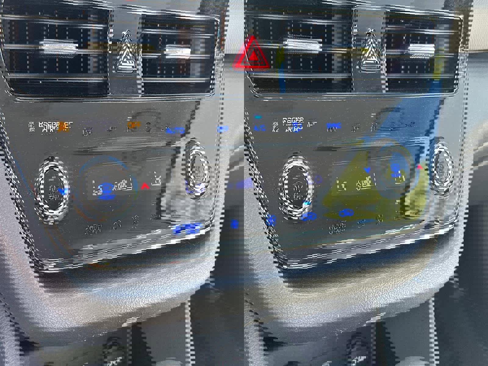 Used 2022 Hyundai Ioniq SE image 27