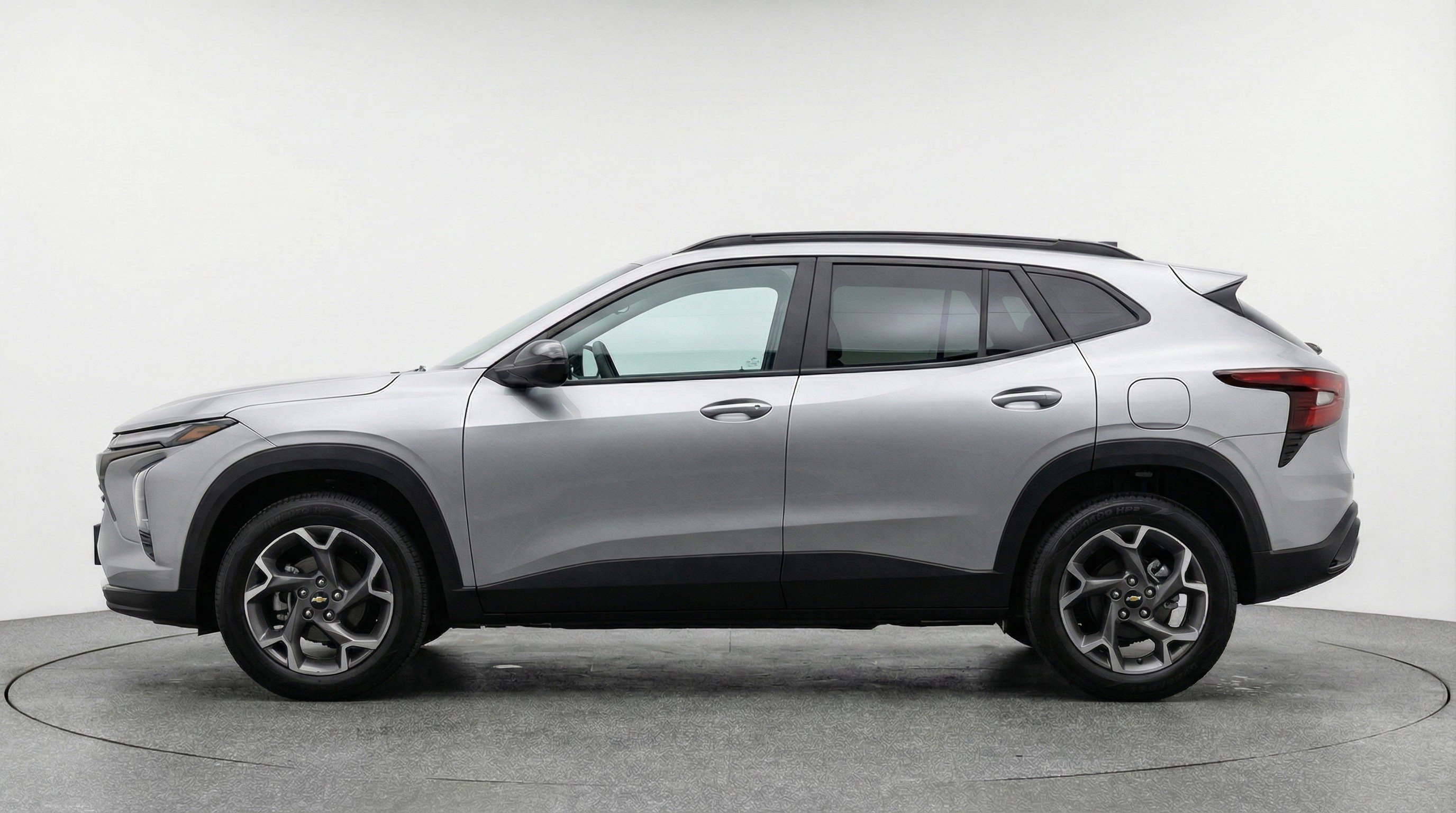 Used 2025 Chevrolet Trax LT w/ LT Convenience Package image 5