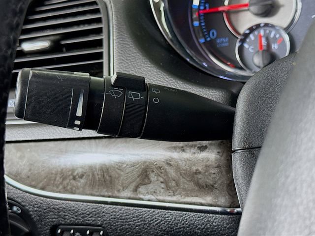 Used 2011 Chrysler Town & Country Touring-L w/ Entertainment Group #2 FWD image 15