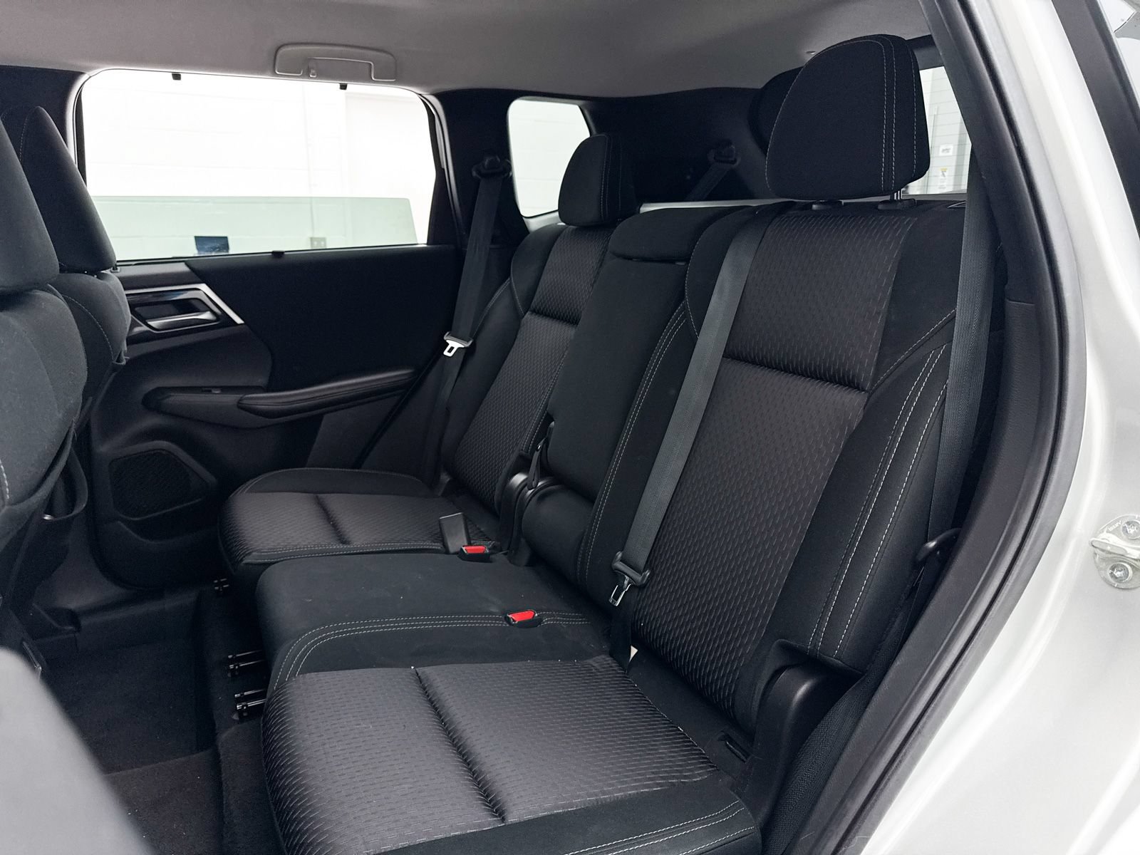 Used 2022 Mitsubishi Outlander ES FWD image 21