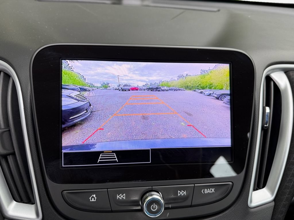 Used 2023 Chevrolet Malibu LT FWD image 18