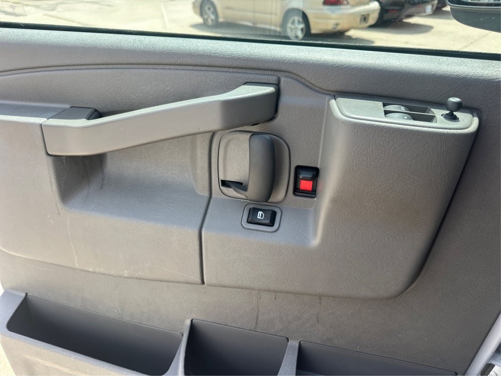 Used 2023 GMC Savana 2500 Extended w/ Driver Convenience Package RWD image 27