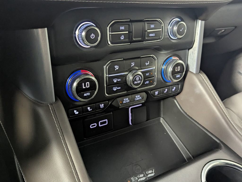 Used 2024 GMC Yukon SLT w/ SLT Luxury Package AWD/4WD image 22