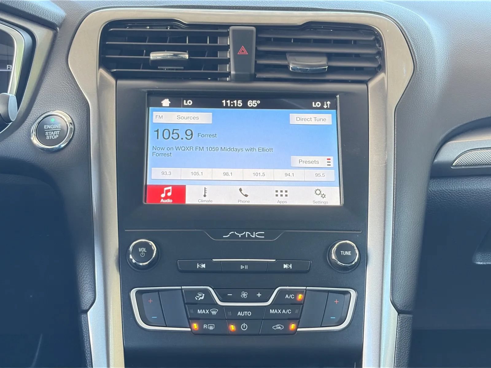 Used 2019 Ford Fusion SE FWD image 23