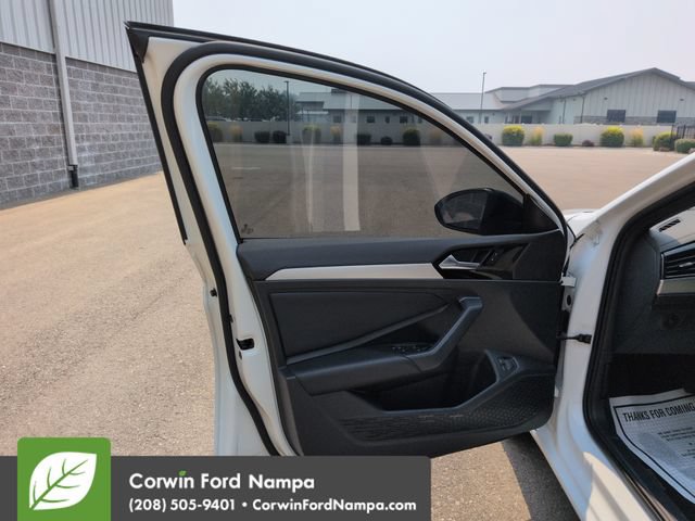 Used 2020 Volkswagen Jetta R-Line FWD image 10