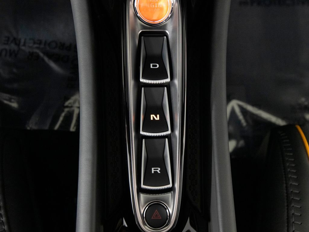 Used 2025 McLaren Artura Spider image 26