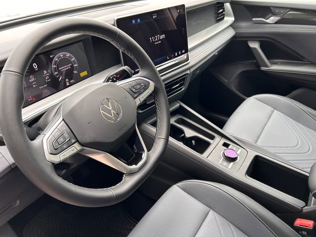 New 2026 Volkswagen Tiguan SE FWD image 8