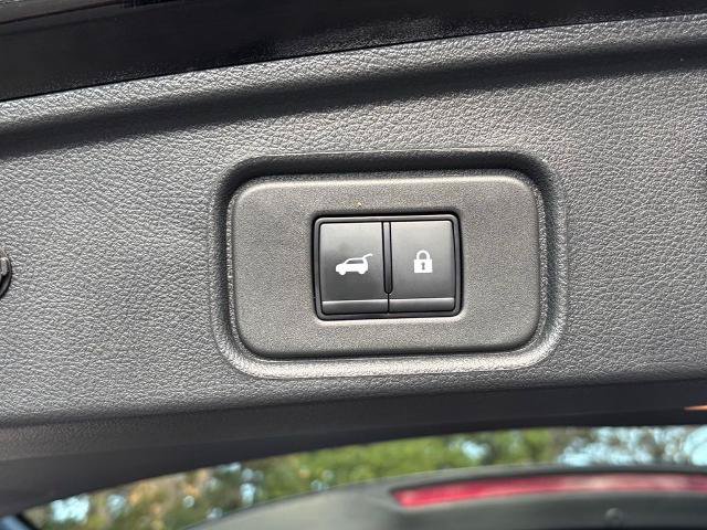 Certified 2025 Nissan Pathfinder Platinum w/ Cargo Package FWD image 28