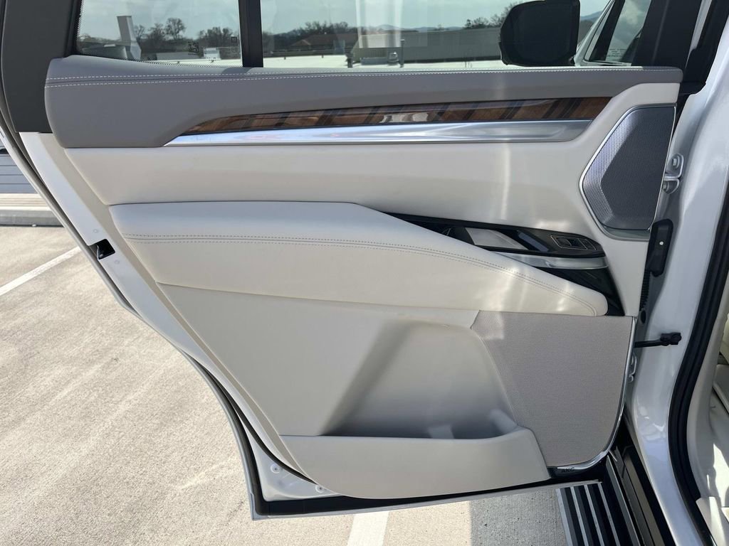 Certified 2025 Cadillac Escalade Sport Platinum image 19