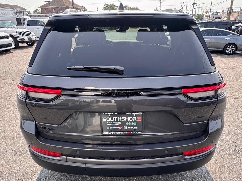 New 2026 Jeep Grand Cherokee Limited w/ Limited Altitude Package AWD/4WD image 6