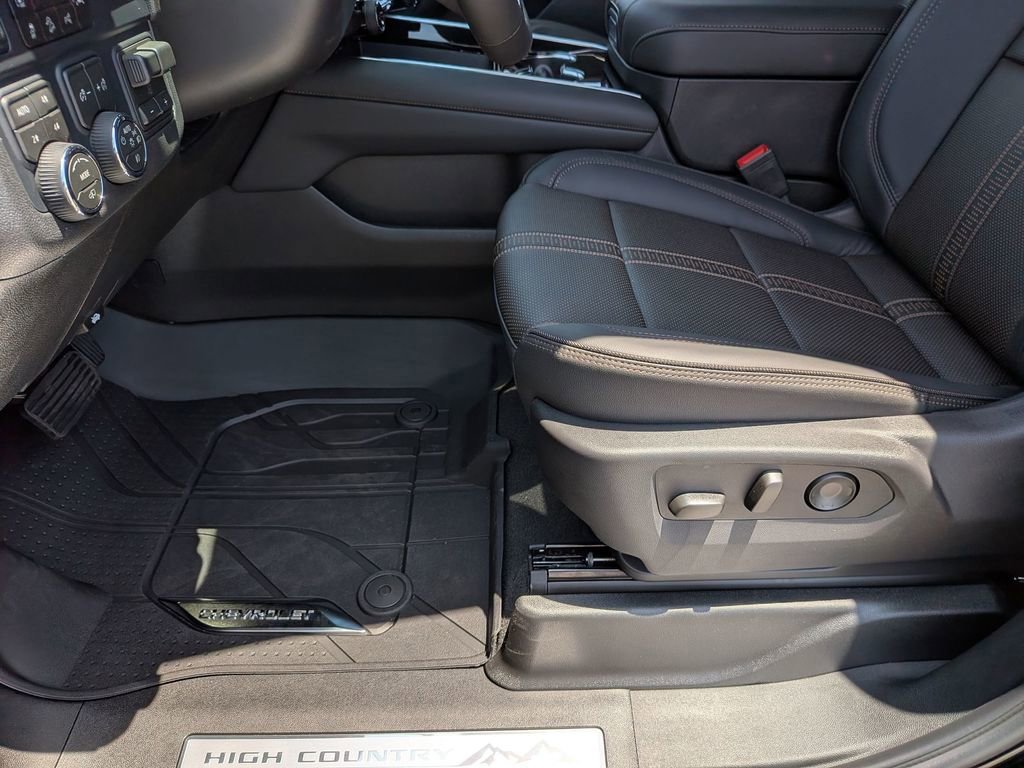 New 2026 Chevrolet Tahoe High Country AWD/4WD image 13