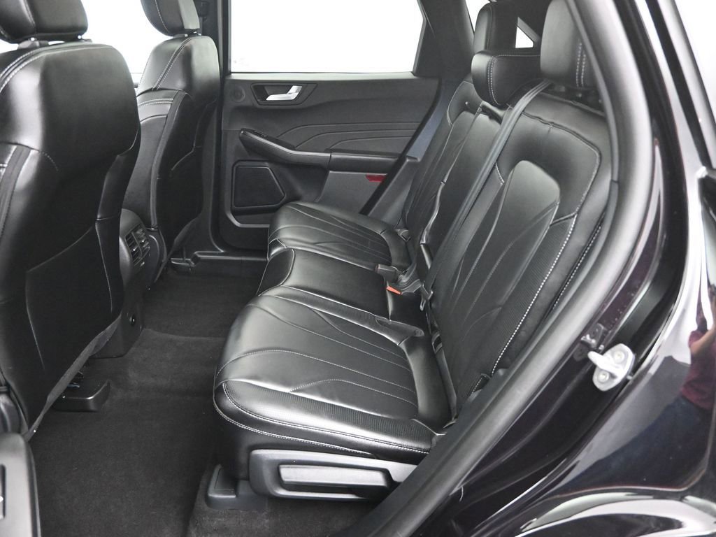 Certified 2025 Ford Escape Platinum w/ Premium Technology Package image 12