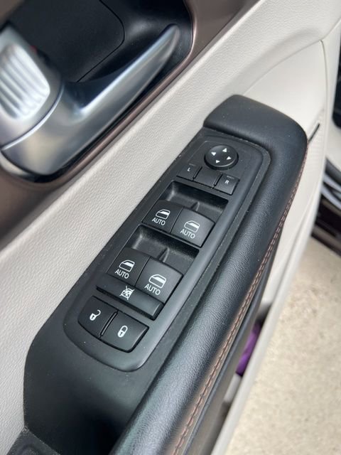 Used 2019 Chrysler Pacifica Touring-L Plus w/ Advanced Safetytec Group image 12