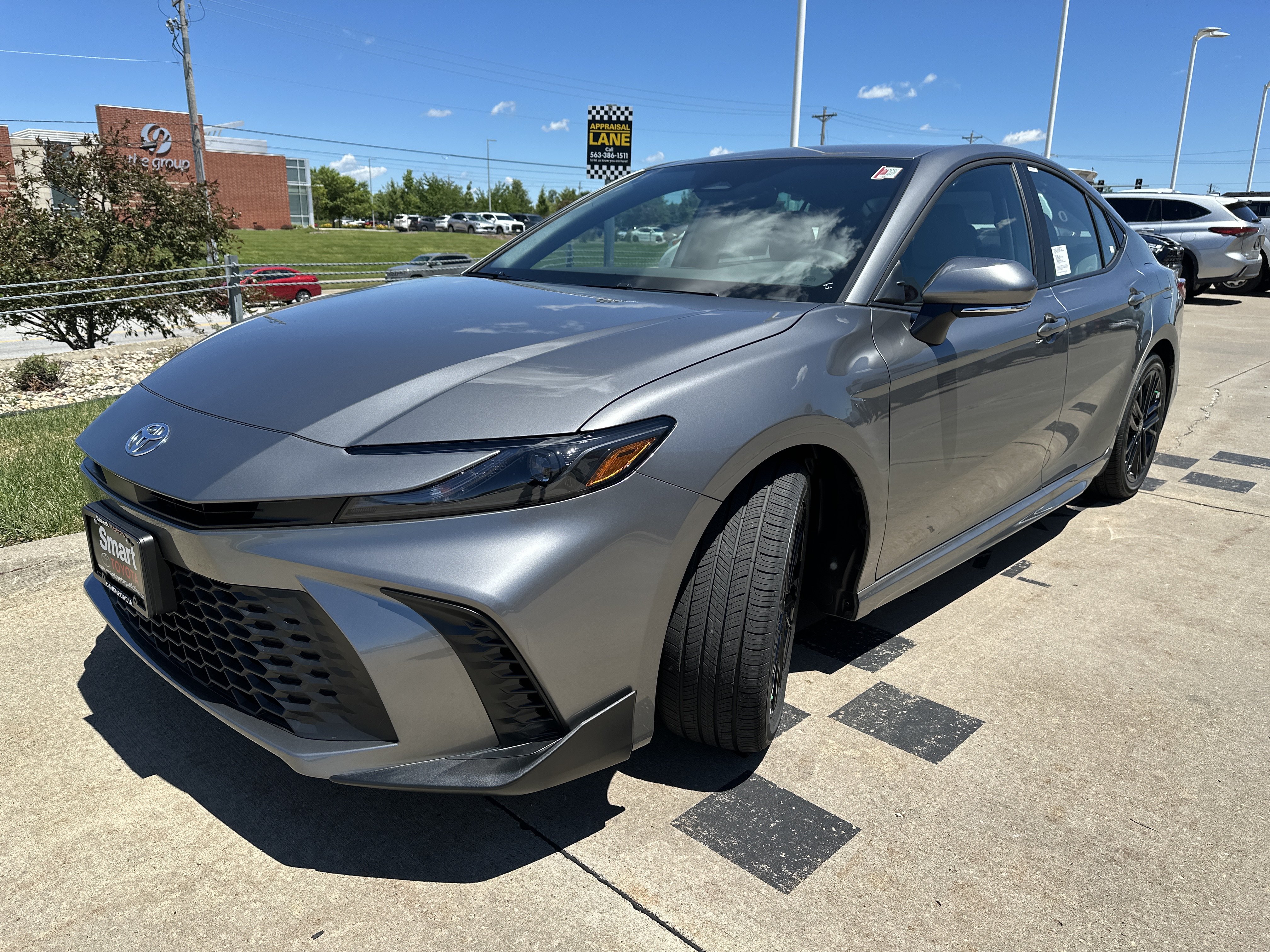 New 2026 Toyota Camry SE w/ Convenience Package FWD image 3